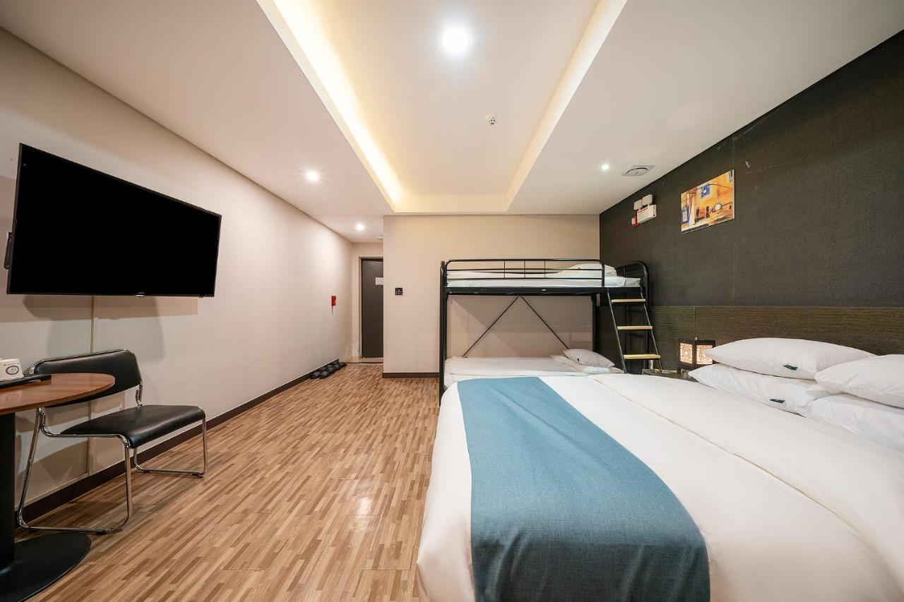 Suwon Dono1796 Hotel Eksteriør billede